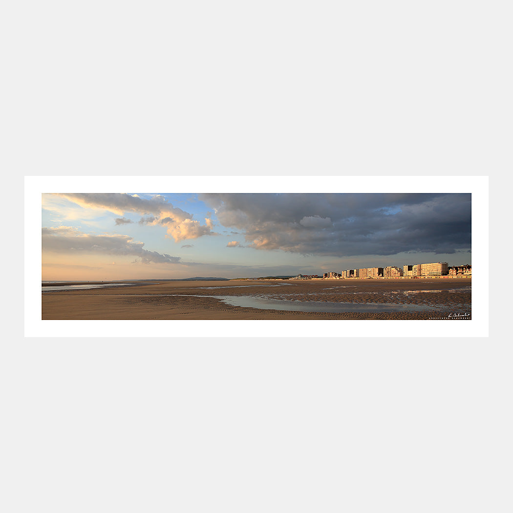 Poster photo 2271 La plage et le front de mer du Touquet sous un grain