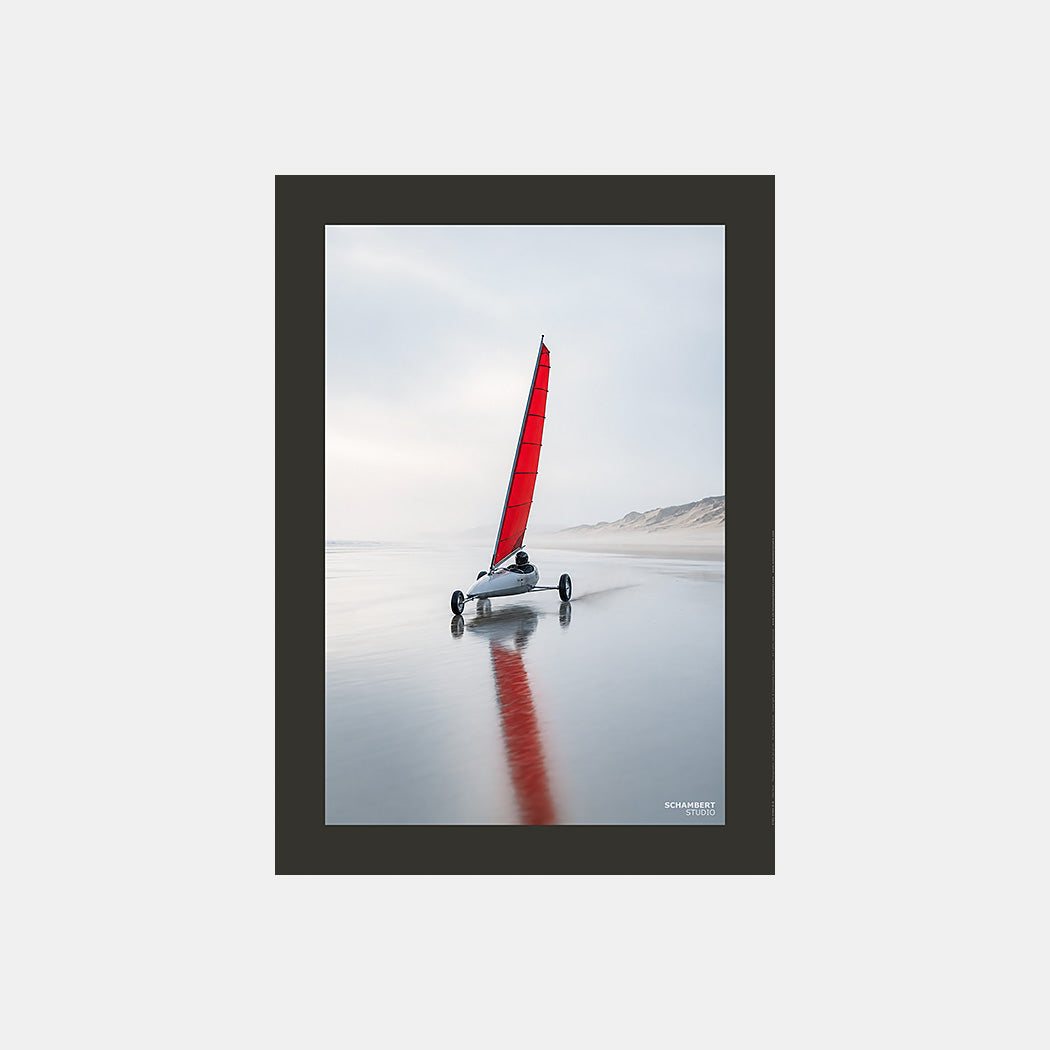 Voile rouge au Touquet | Affiche chars à voile sur la Côte d'Opale - Design avec marge couleur.