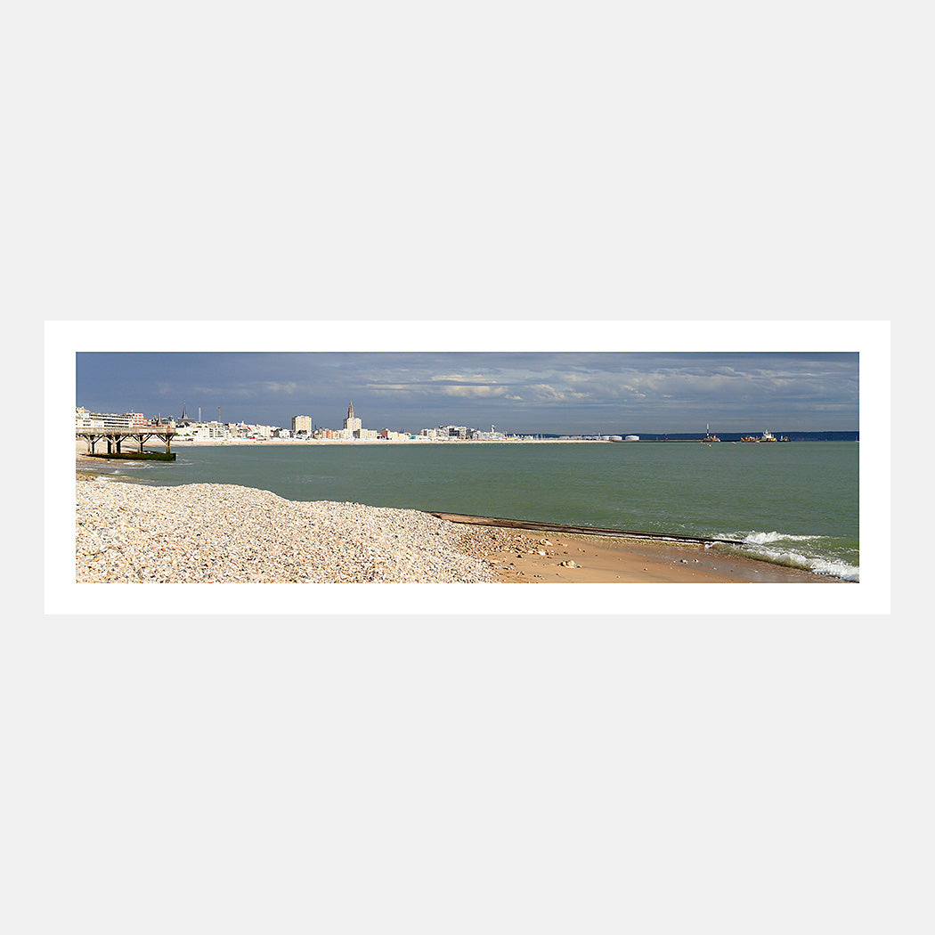 Poster photo 2732 Le port du Havre depuis la plage de Sainte-Adresse, design avec marge blanche.