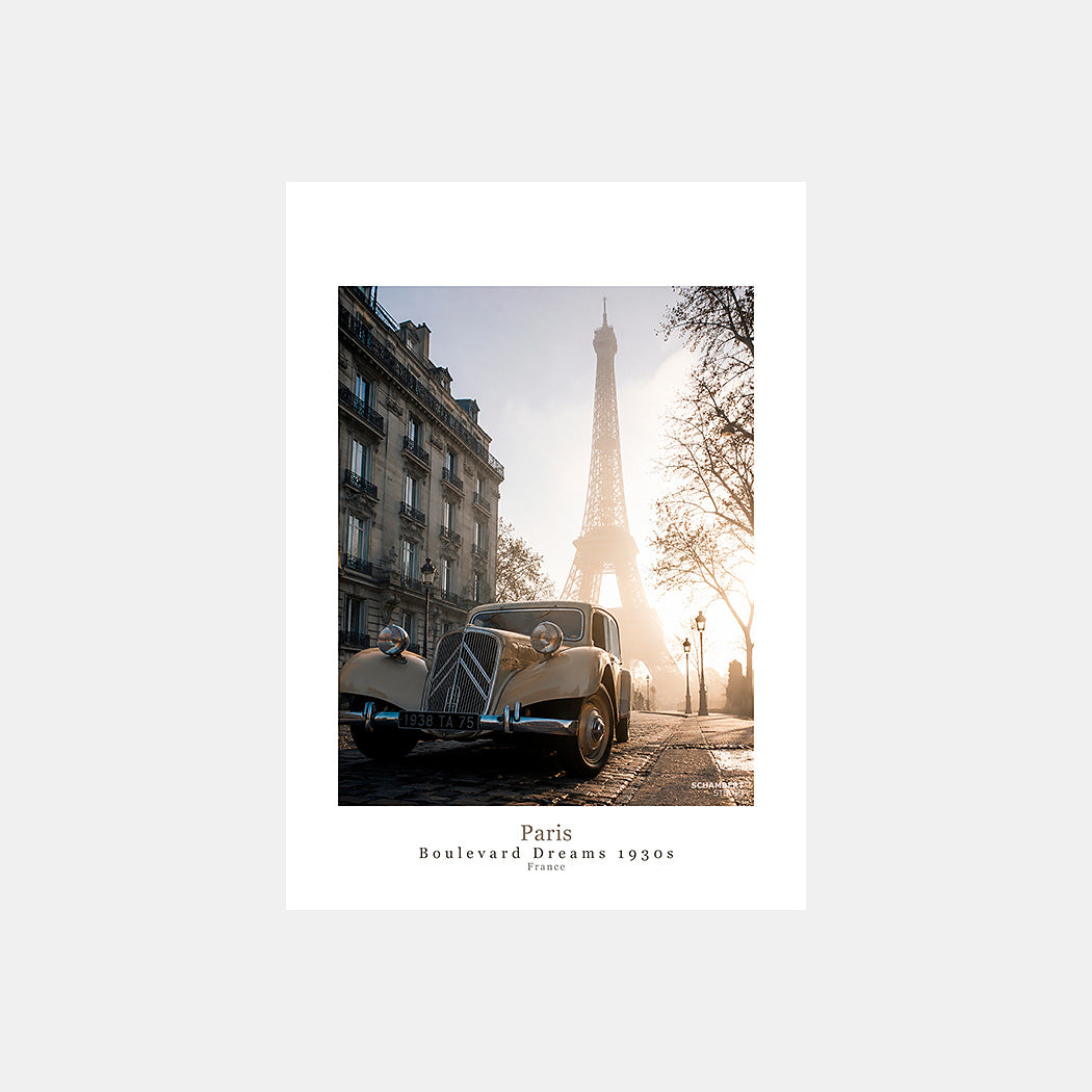 Paris Tour Eiffel | Affiche auto vintage Boulevard Dreams 1930s - Design avec légende.