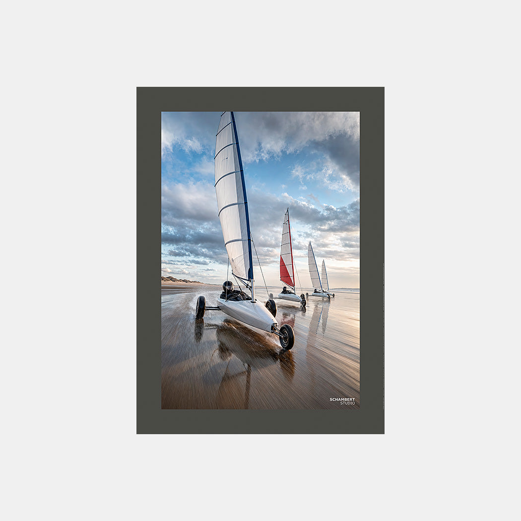 Course au vent | Affiche chars à voile sur la Côte d'Opale - Design avec marge couleur.
